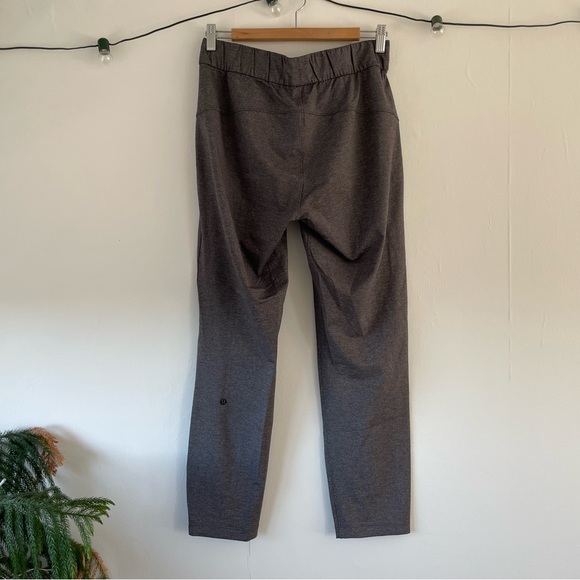 Lululemon On The Fly Pant *28" in Heathered black - Picture 3 of 14